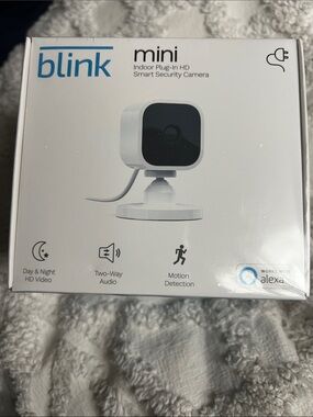 Blink Mini Indoor Plug-In HD Smart Security Camera - White